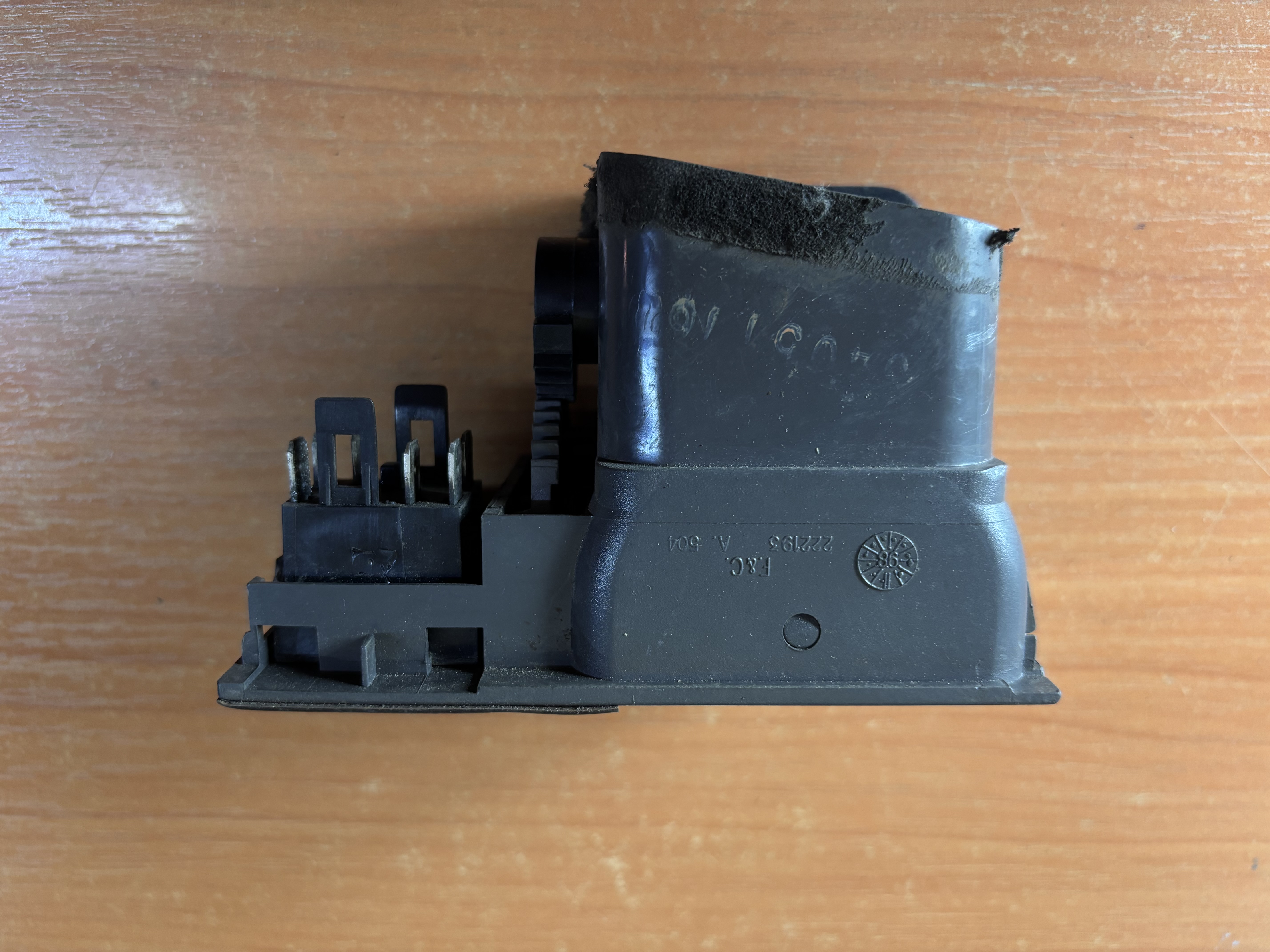 Дефлектор обдува салона Ивеко Iveco EuroCargo 8142138 222193