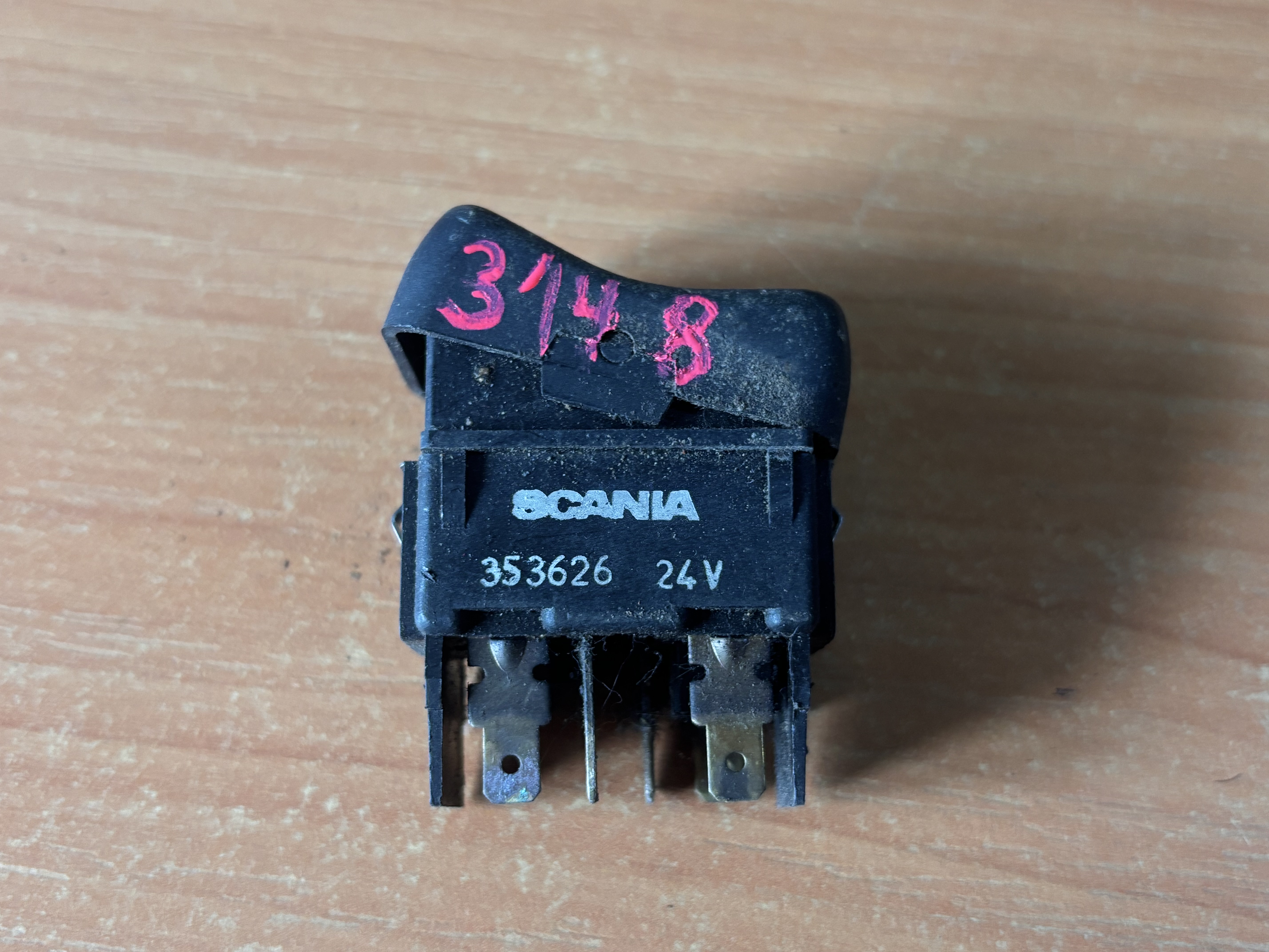 Кнопка многофункциональная 353626 Scania Скания