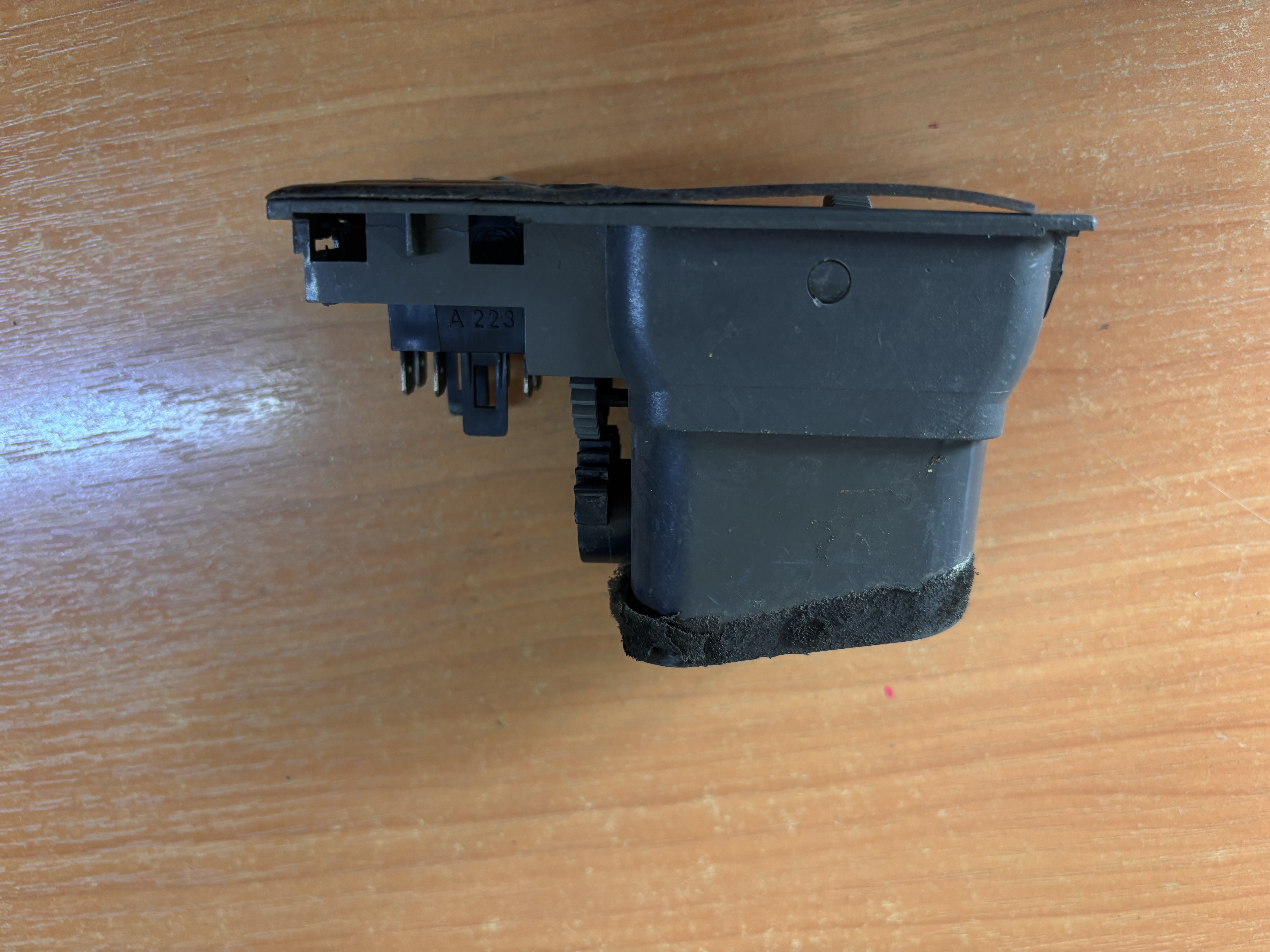 Дефлектор обдува салона Ивеко Iveco EuroCargo 8142138 222193