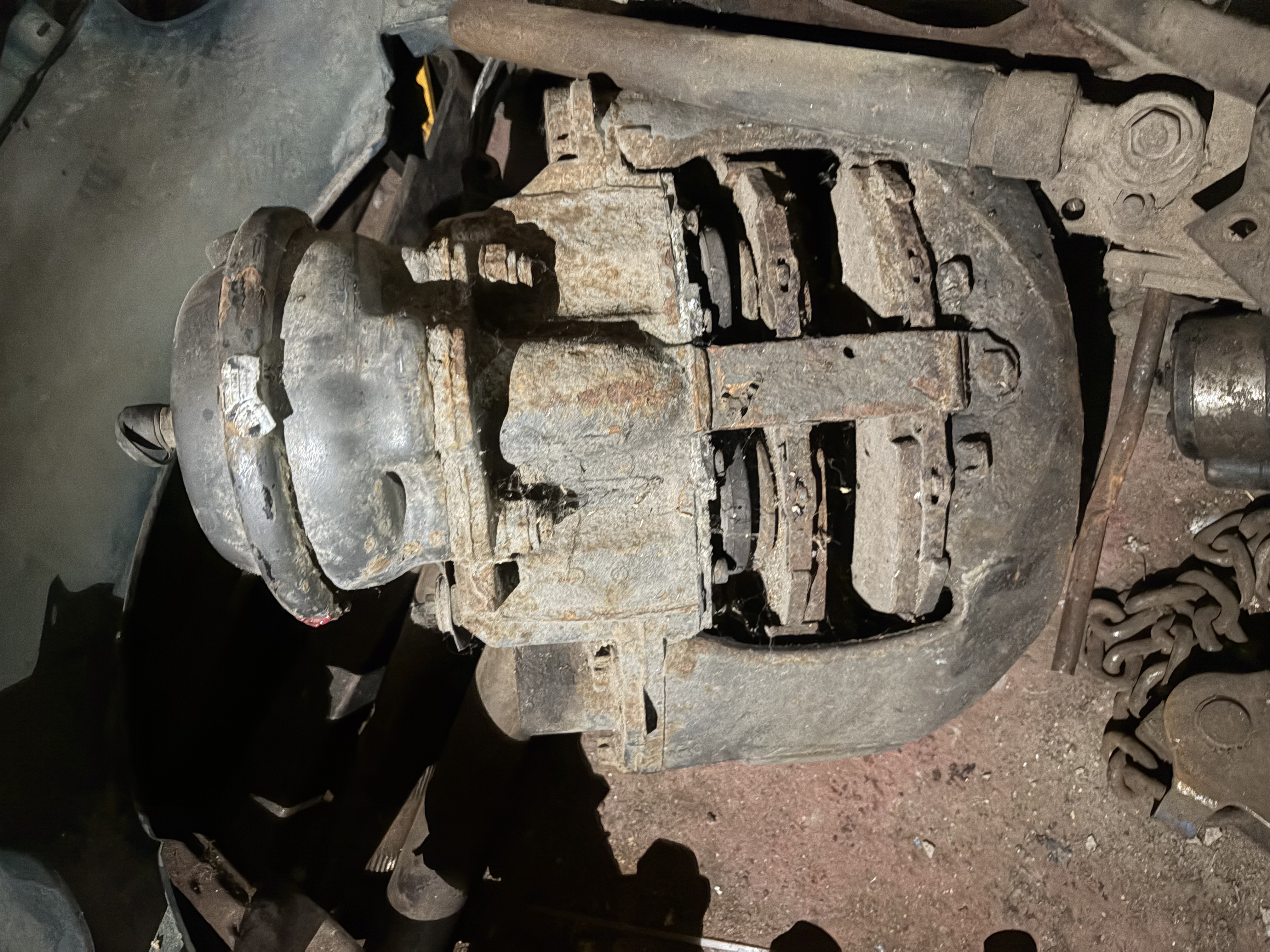 Суппорт тормозной Renault Premium 2012 68324856 DXI 11
