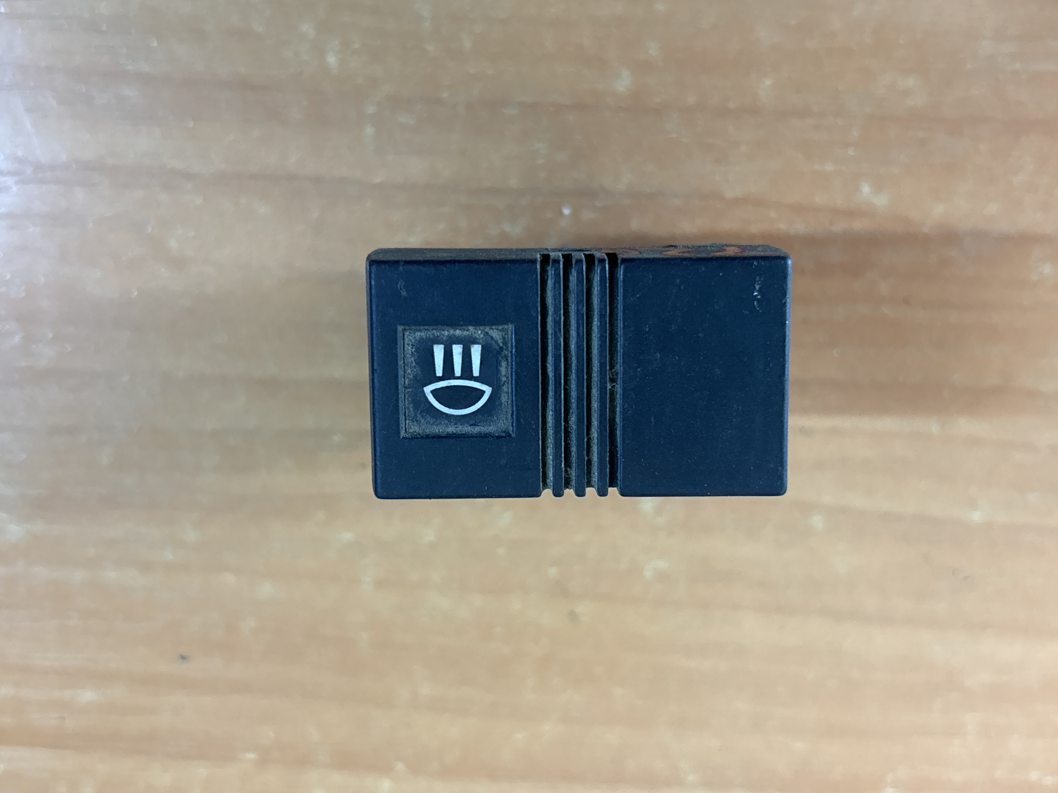 Кнопка противотуманки Рено Трак Магнум Renault TRUCK Magnum 1992 5010231532