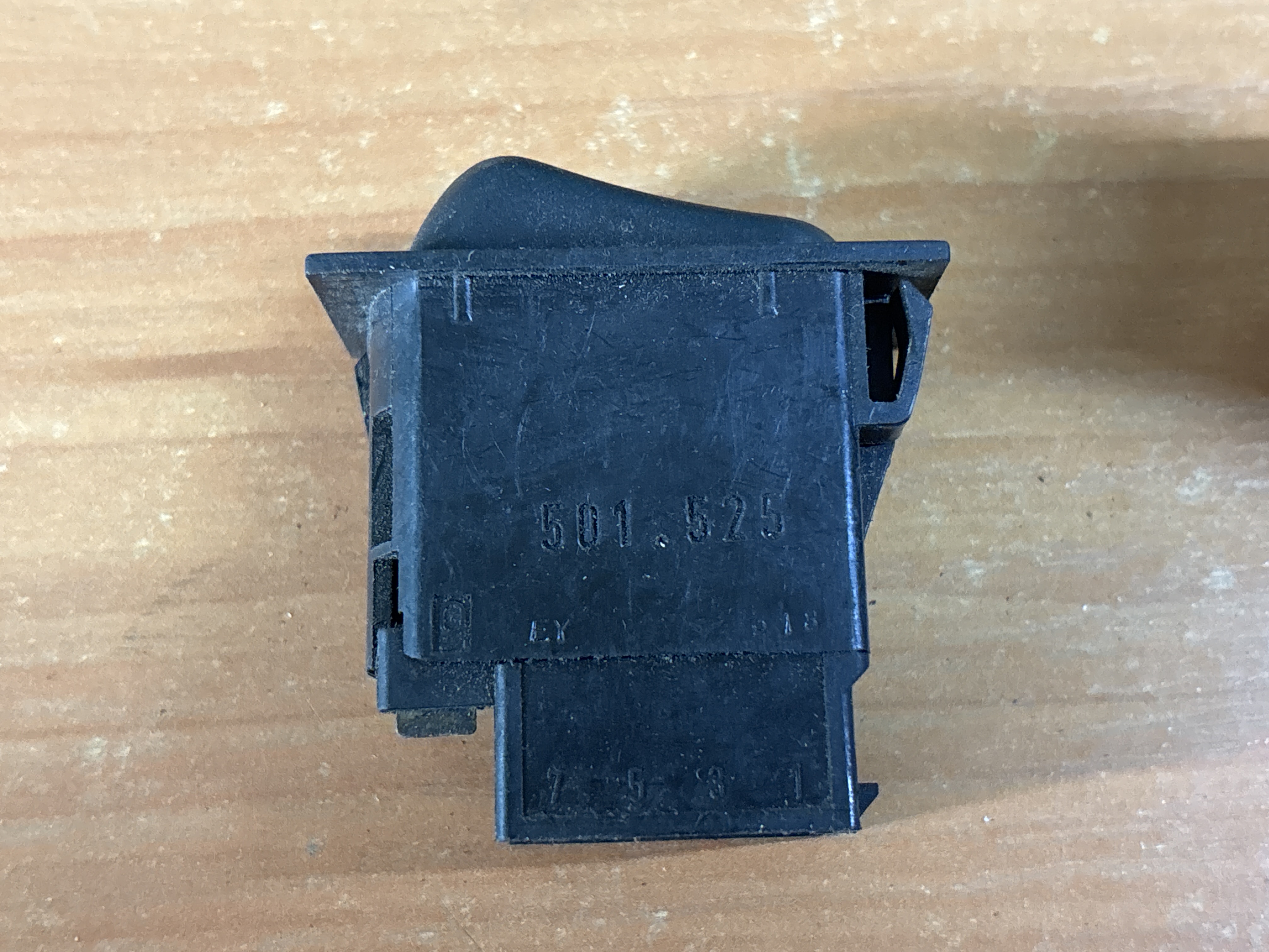 Кнопка противотуманных фар Даф Daf 501525