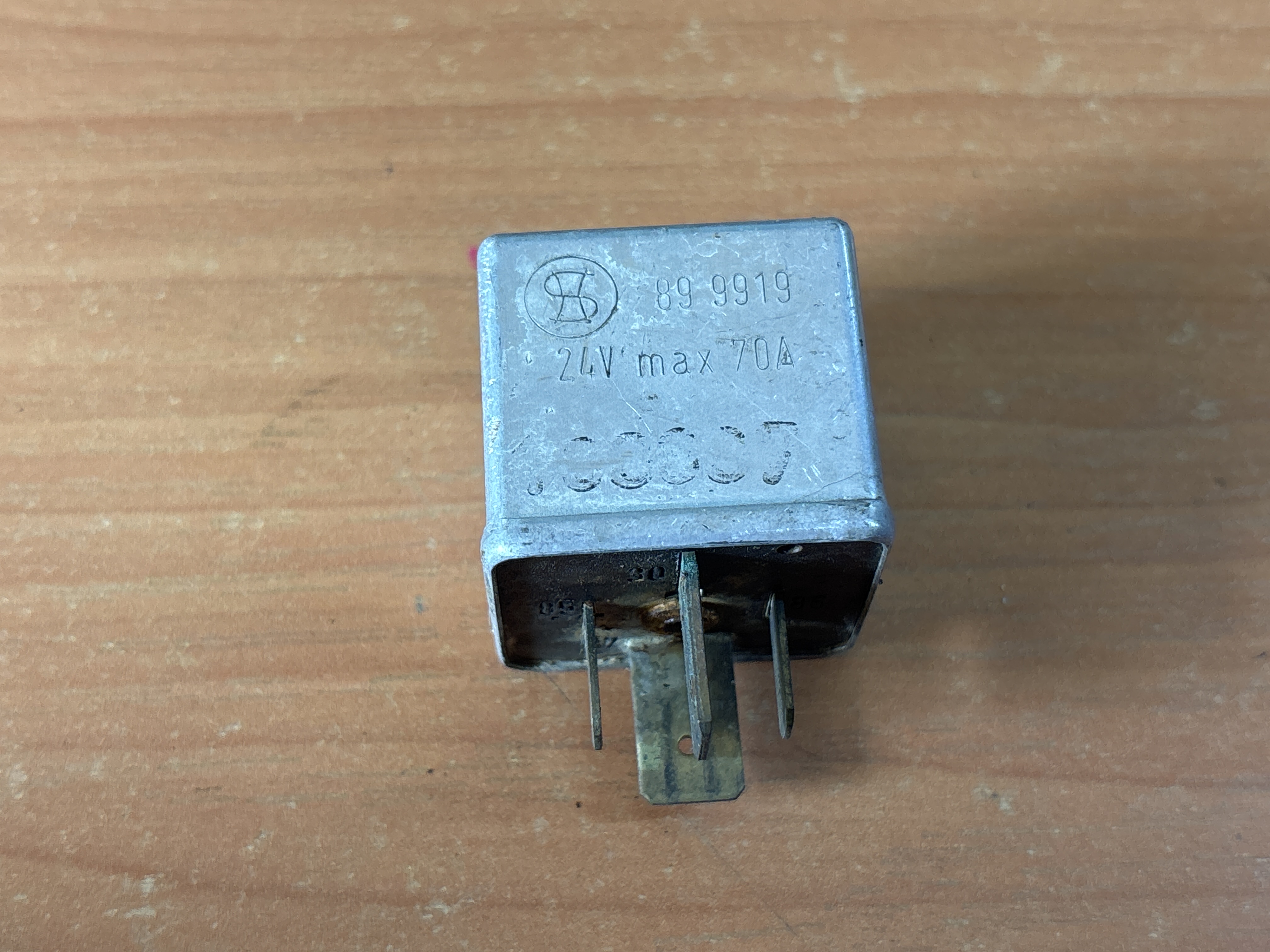 Реле Скания Scania 2,3,4-serie 899919 303535 24V 70A