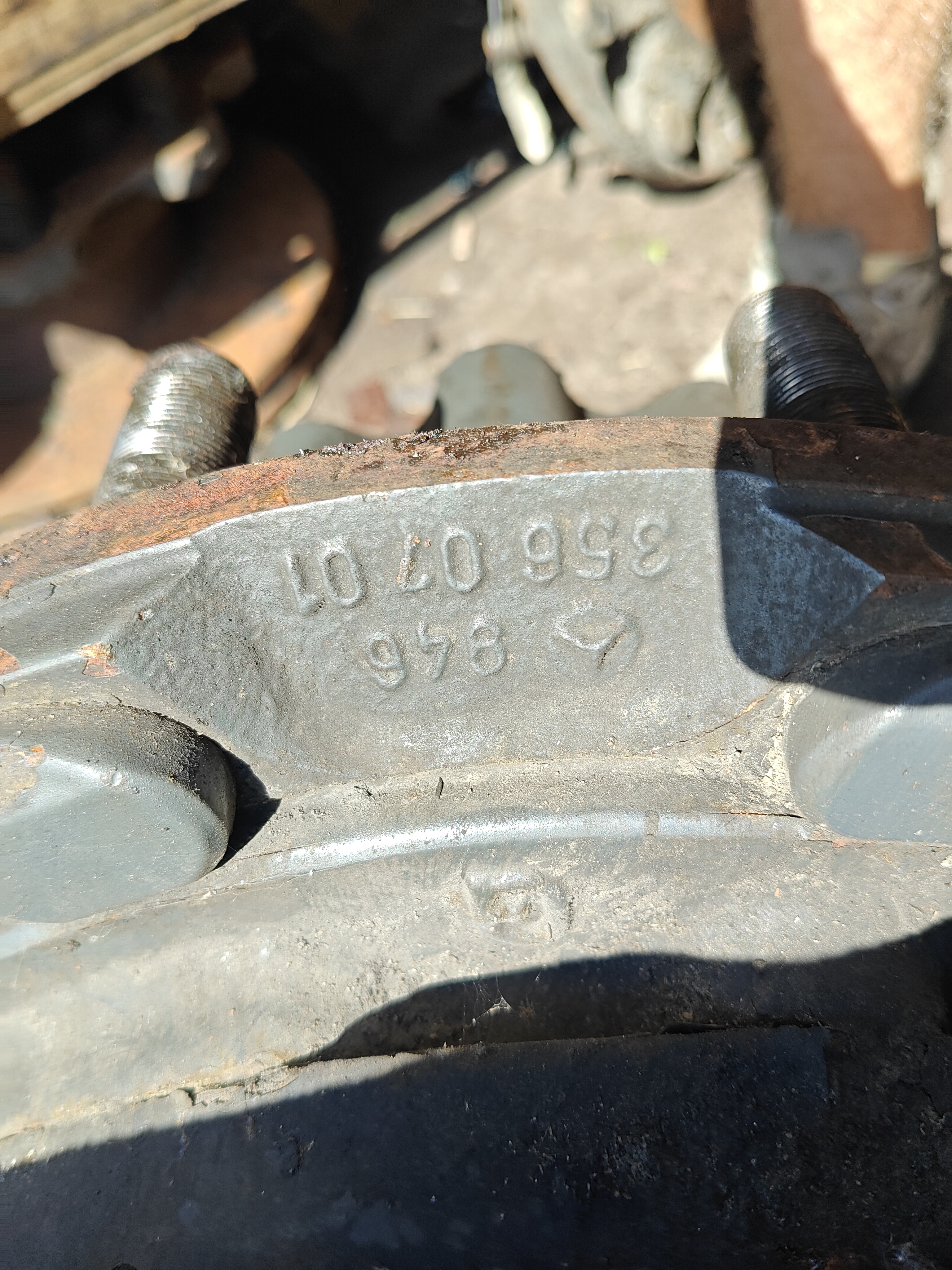3970 ступица задняя 9463560201 Mercedes Axor