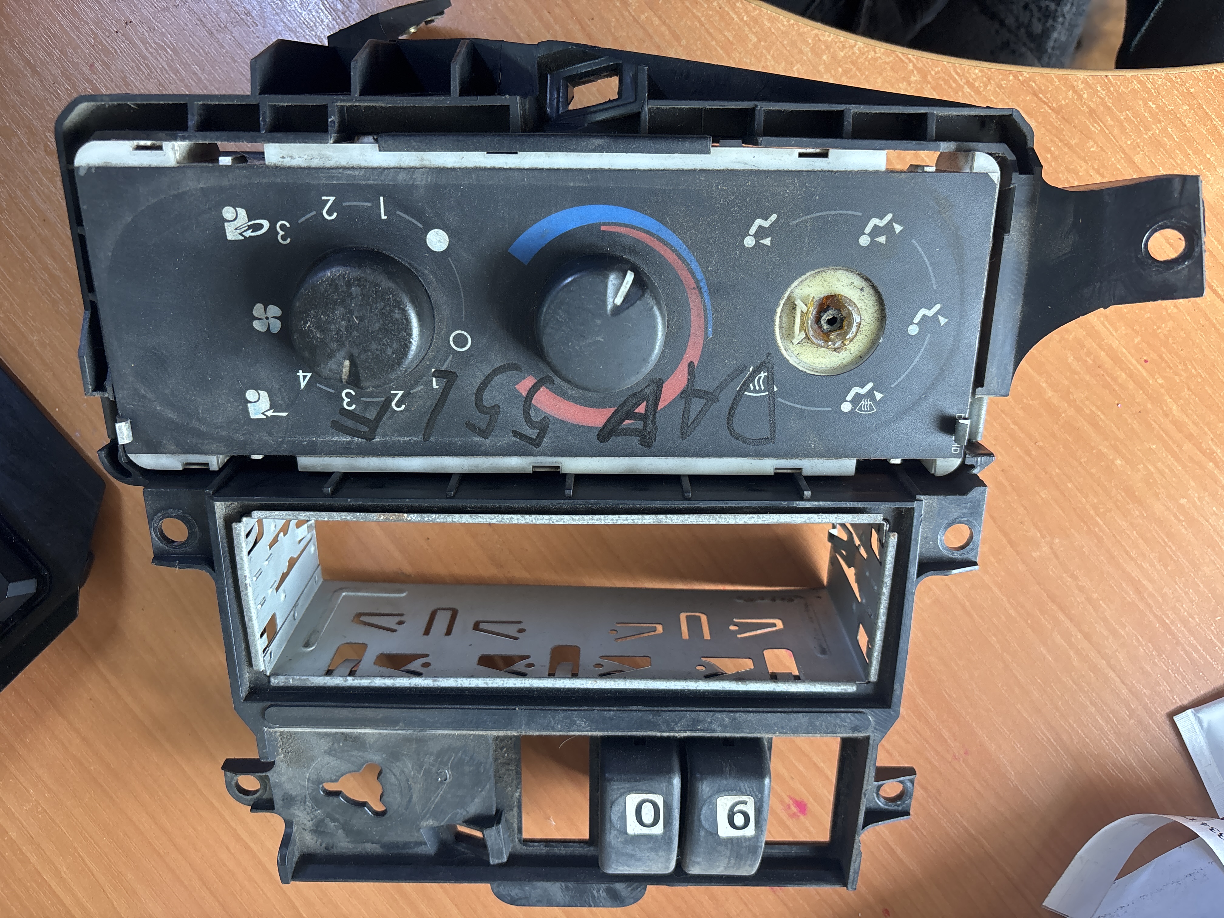 Блок управления печкой и климат контролем Панель управления Даф 55 Daf 55 LF Рено Renault 1848819378