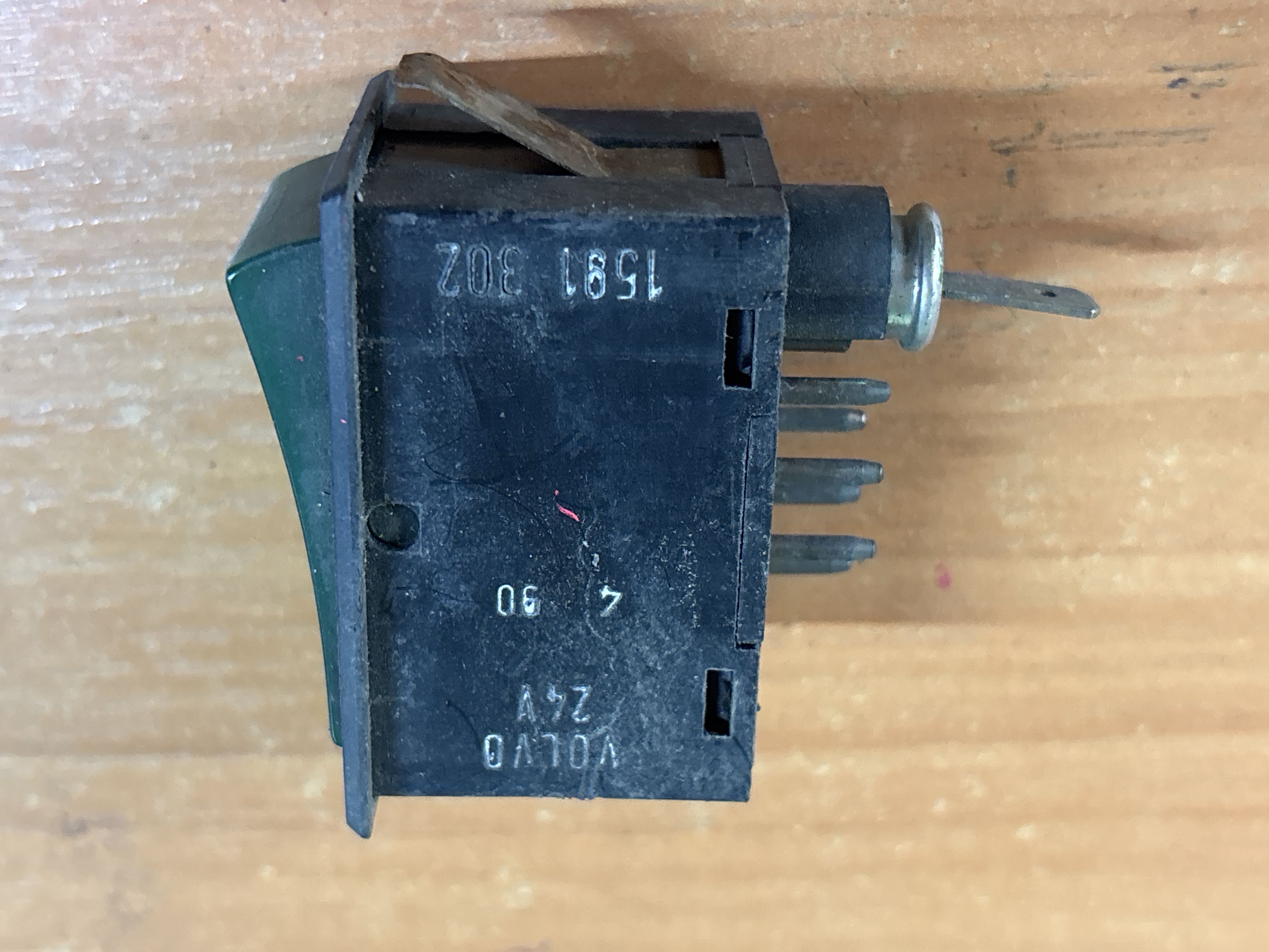 Кнопка Вольво Volvo 1591302
