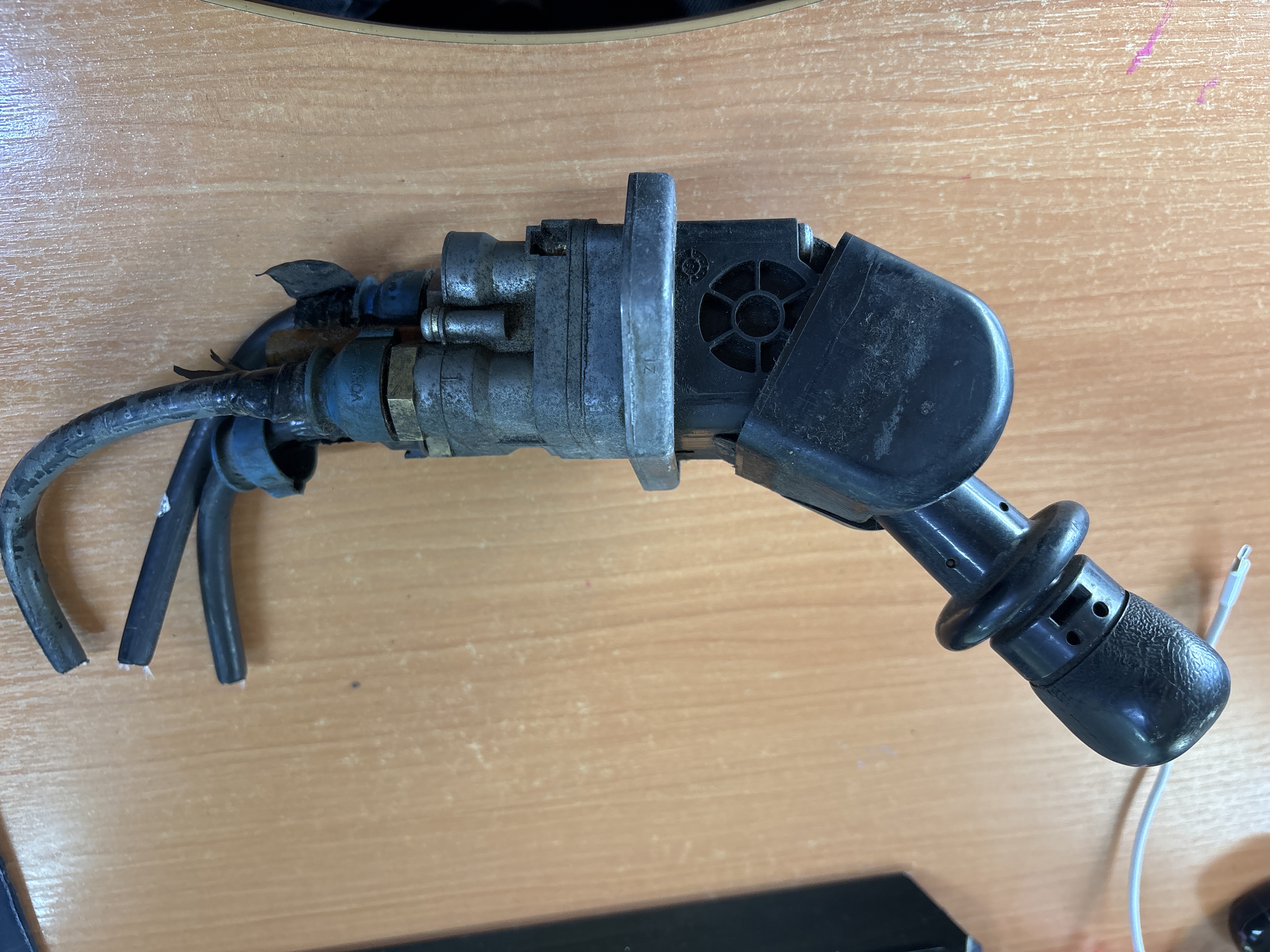 Кран ручного тормоза Wabco 9617231000 Ман Man