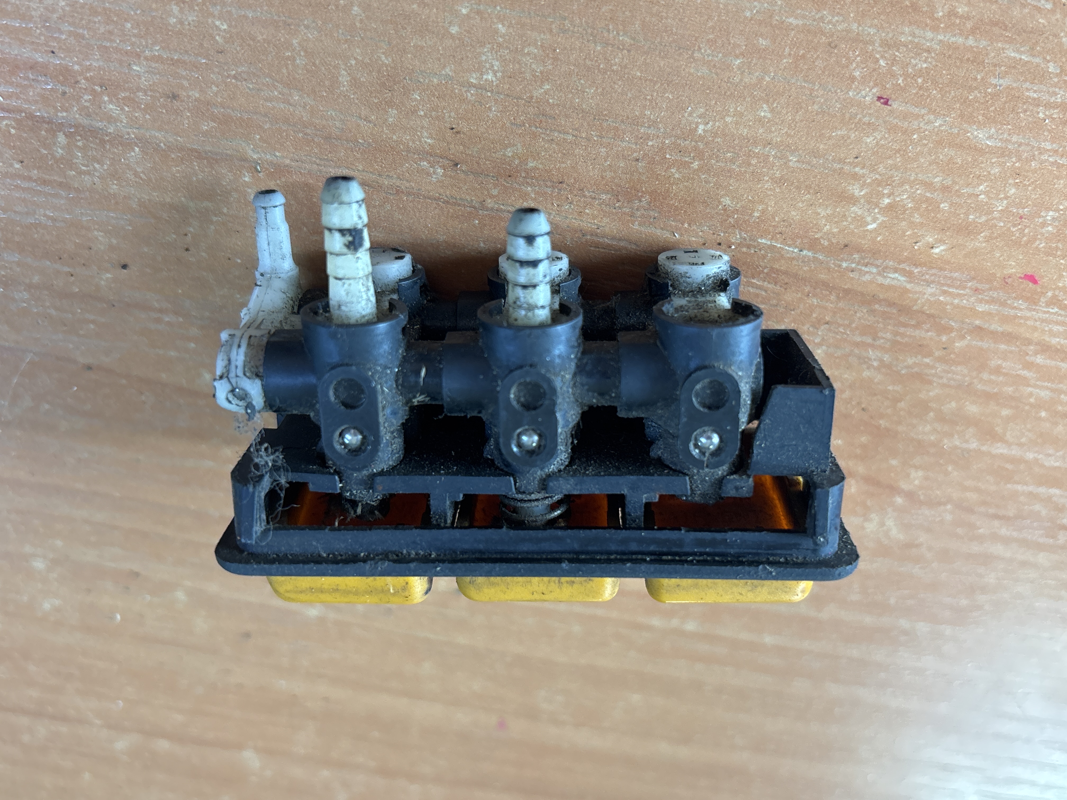 Кнопка регулировки сиденья Renault Premium Magnum 5001857860