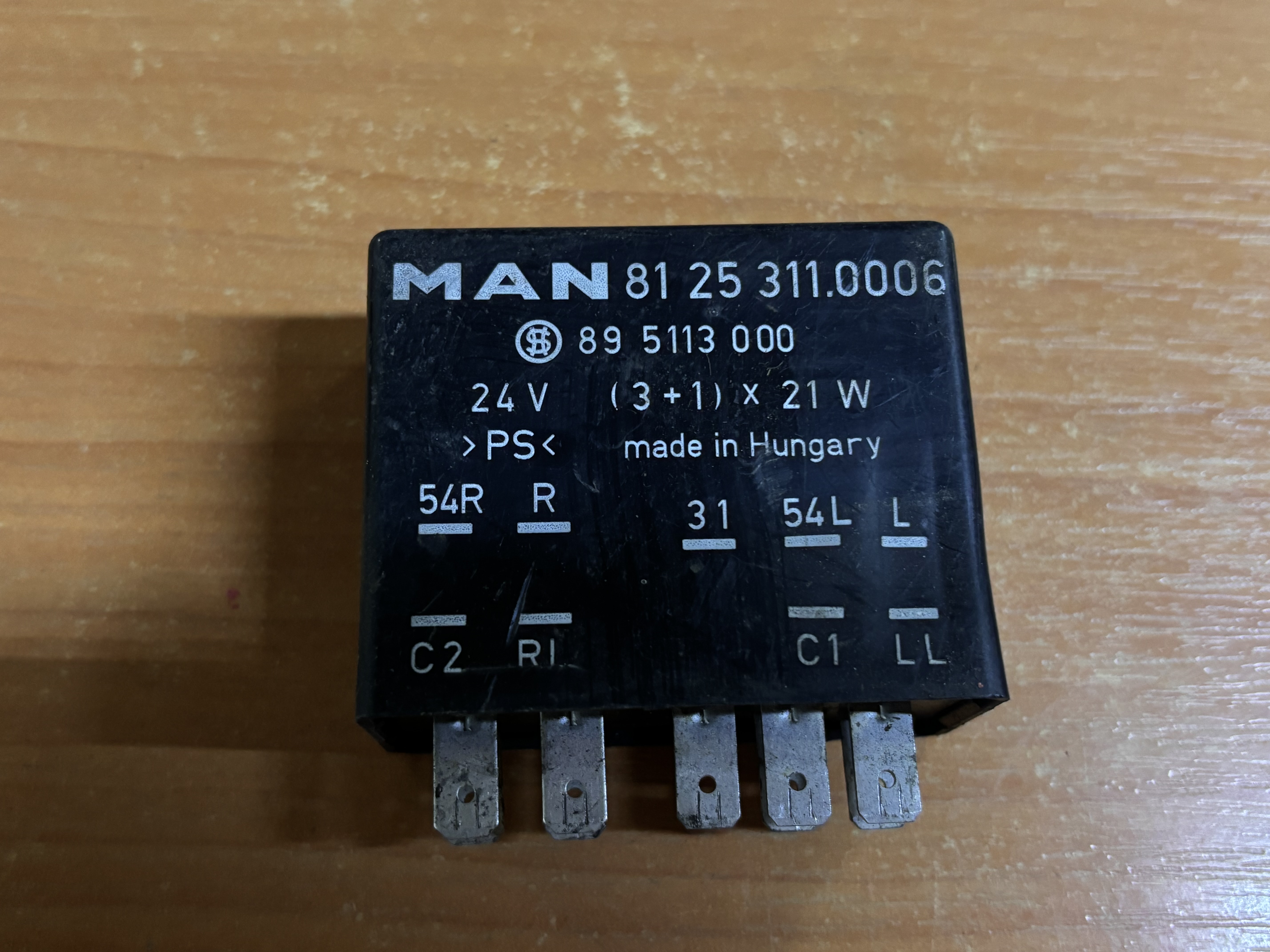 Реле (прерыватель) указателей поворота 9 контактов Ман Man 81253110006 895113000